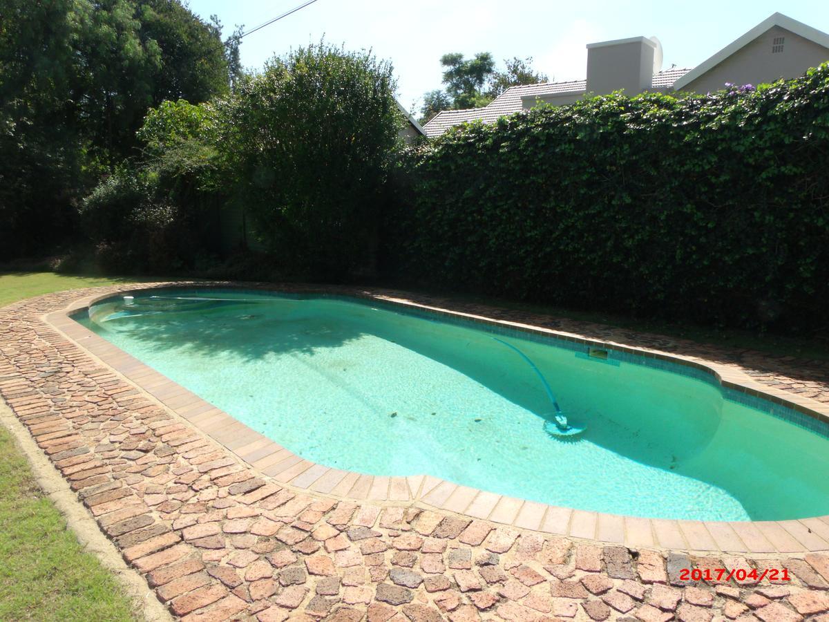 Chalet No. 2 Petunia Johannesburg Exterior photo